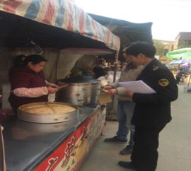 英德市食藥監(jiān)局全力加強鎮(zhèn)級春節(jié)前食品安全大檢查，保障食用農(nóng)產(chǎn)品批發(fā)安全